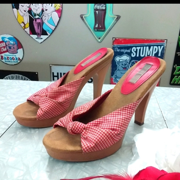 Red white gingham rockabilly pinup style shoes with wood heel 8 - Picture 7 of 7